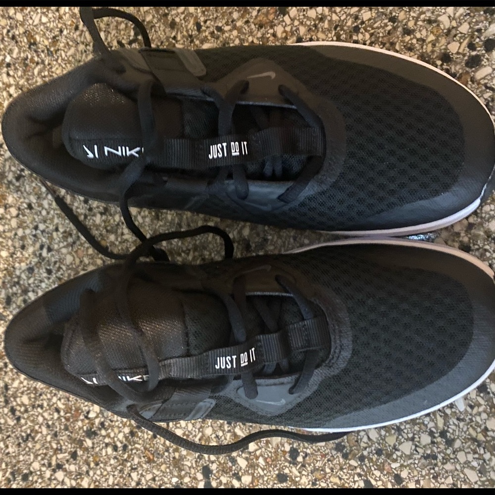 New Women’s Nike MC Training shoes size 7 black/white.